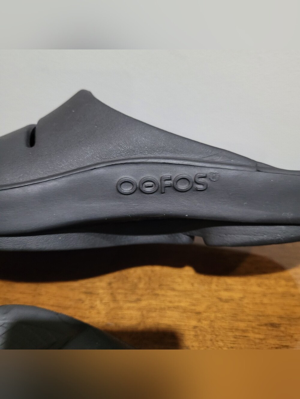 Oofos OOahh Women's 7 Men's 5 Black Slide Recovery Sandles - Picture 6 of 9
